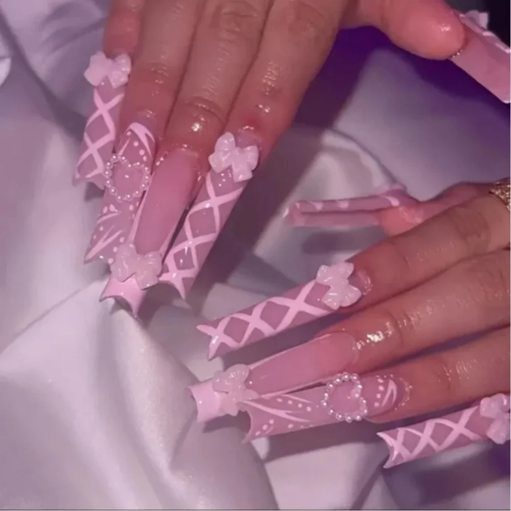 24 Pieces Fake press on nails